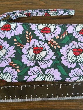 NWT Vera Bradley Ultralight Essential Wristlet Wallet Lotus Sea Moss
